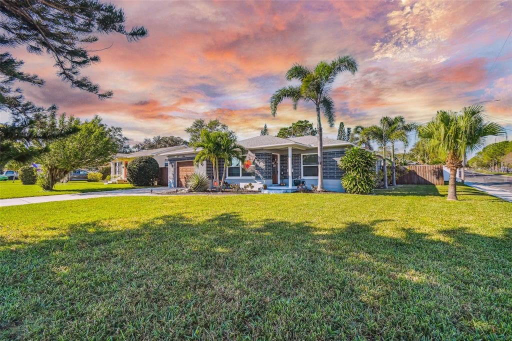 5326 QUEEN STREET N ST PETERSBURG, FL 33714