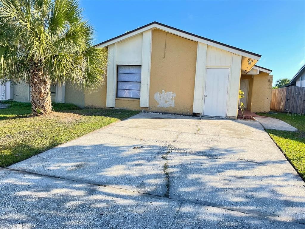 5015 PARKHILL PLACE TAMPA, FL 33624