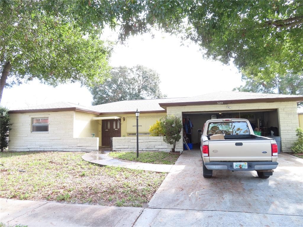 9244 79TH AVENUE LARGO, FL 33777