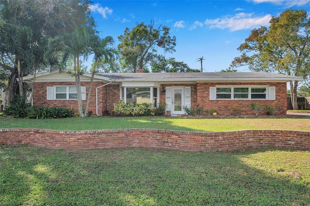 5095 39TH STREET S ST PETERSBURG, FL 33711