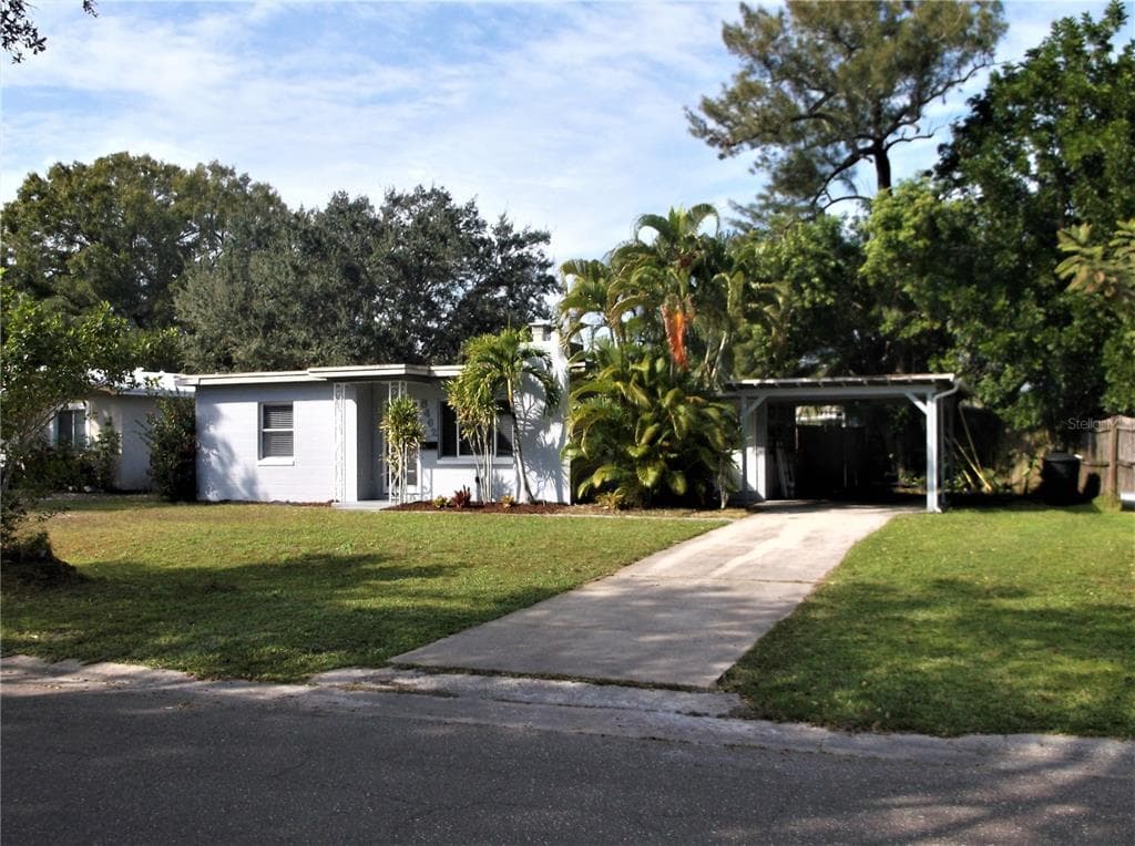 8462 TOBAY ROAD N ST PETERSBURG, FL 33702