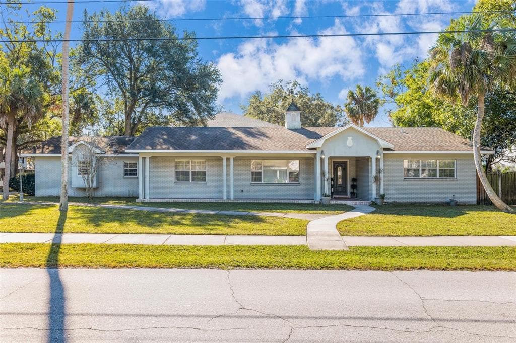 4502 W CLEVELAND STREET TAMPA, FL 33609