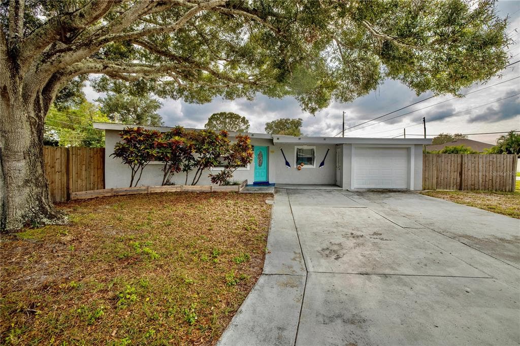 11450 124TH TERRACE SEMINOLE, FL 33778