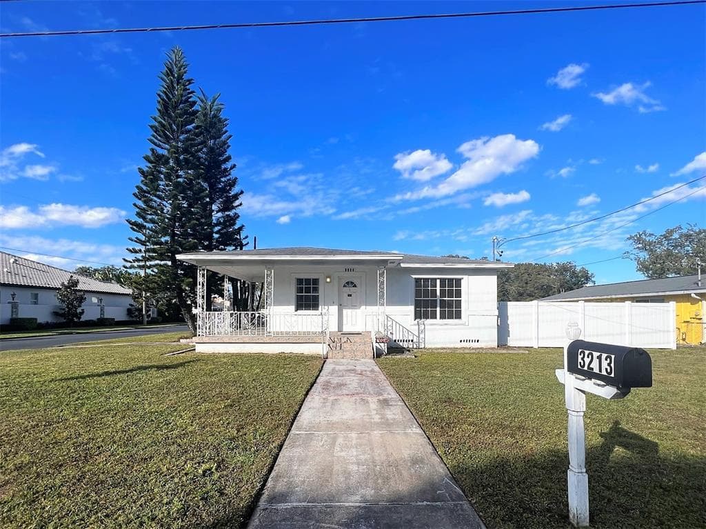 3213 W SAINT JOHN STREET TAMPA, FL 33607