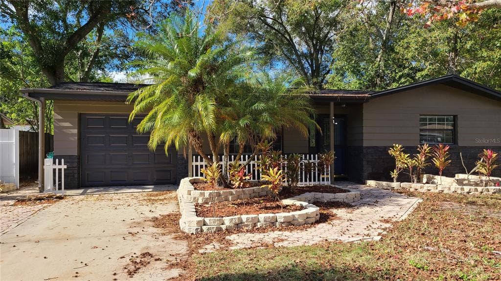 1742 CARDINAL DR CLEARWATER, FL 33759