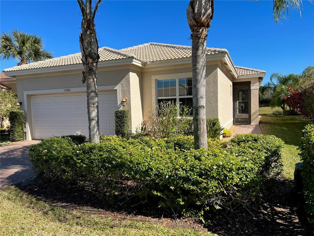 15824 AMBER FALLS DRIVE WIMAUMA, FL 33598