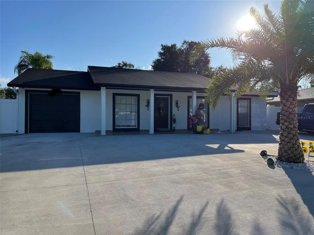 6807 ROBINSWOOD LANE