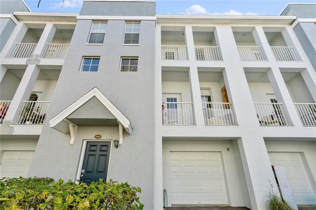 4542 BAY SPRING COURT TAMPA, FL 33611