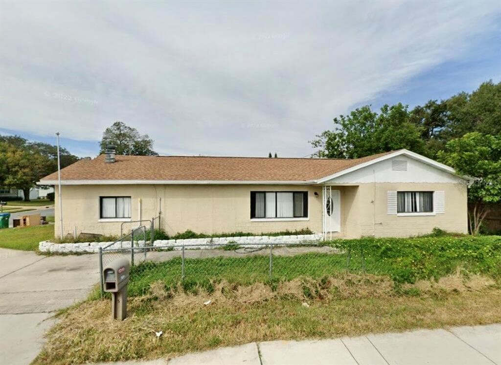7824 STARKEY ROAD SEMINOLE, FL 33777