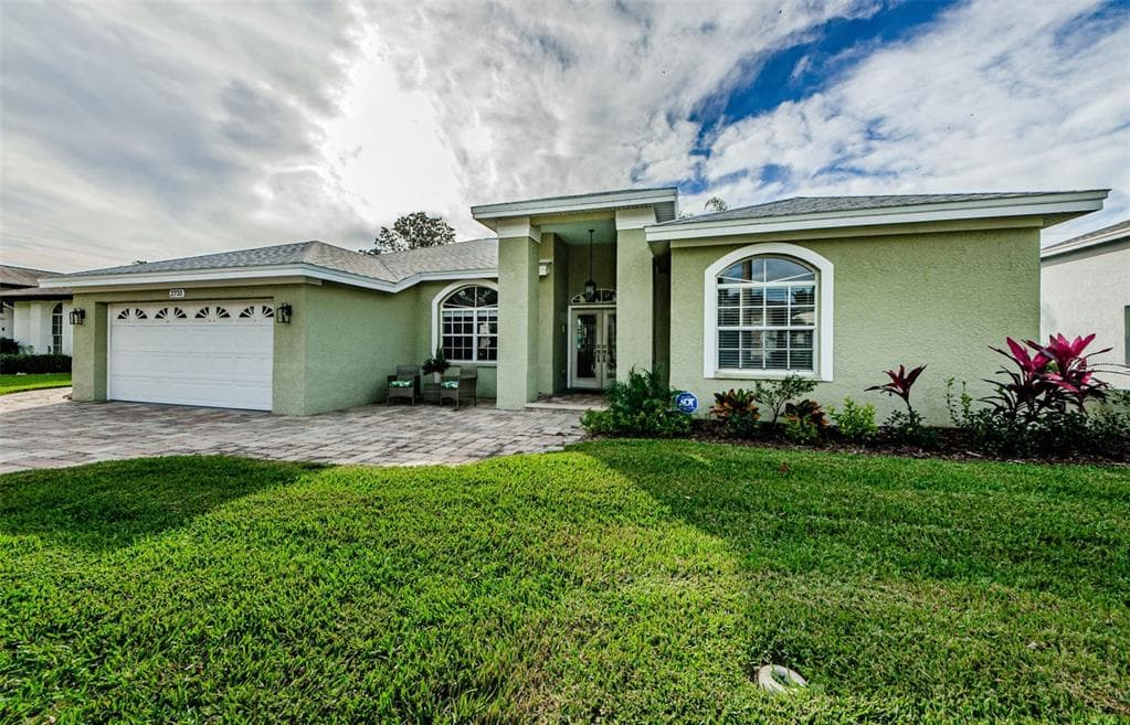 2733 JARVIS CIRCLE PALM HARBOR, FL 34683