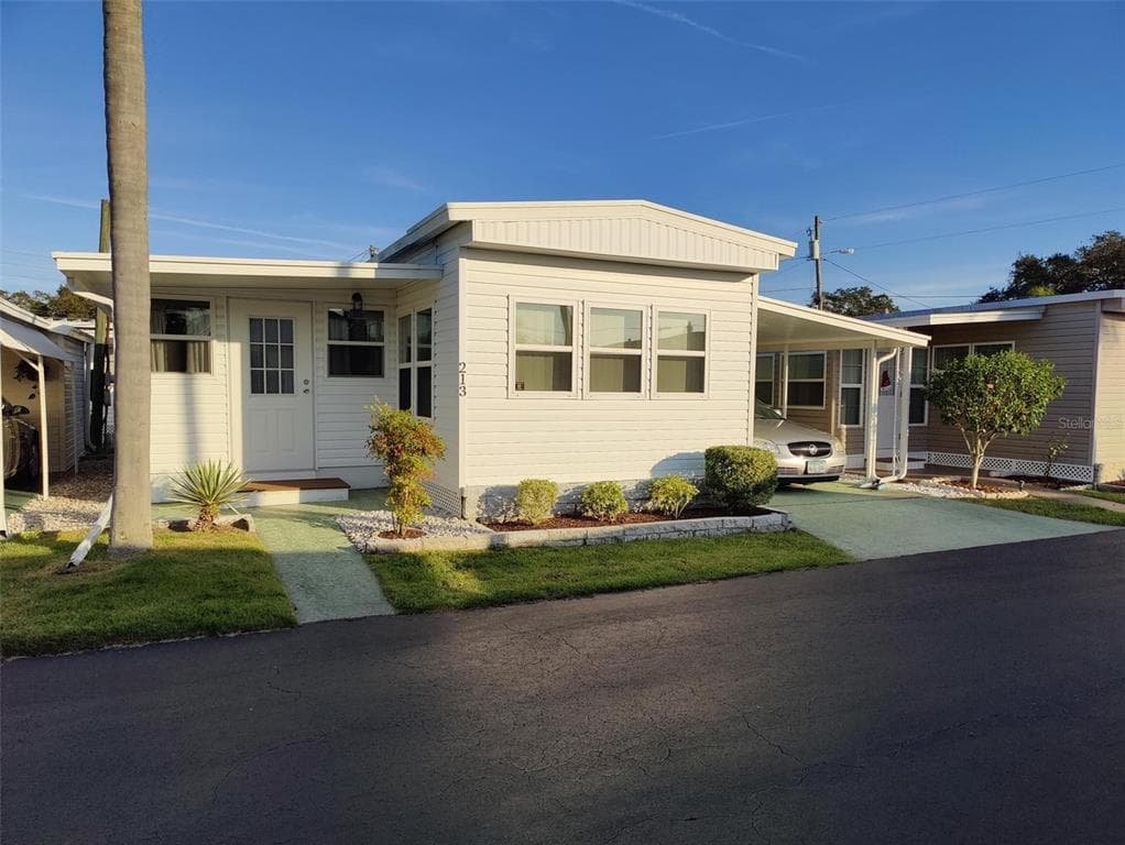 1600 N OLD COACHMAN RD UNIT 213 CLEARWATER, FL 33765