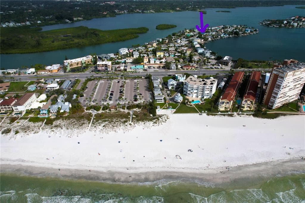 640 180TH AVENUE E REDINGTON SHORES, FL 33708
