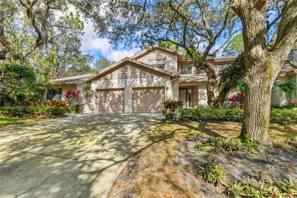 1913 WHISPERING WAY TARPON SPRINGS, FL 34689