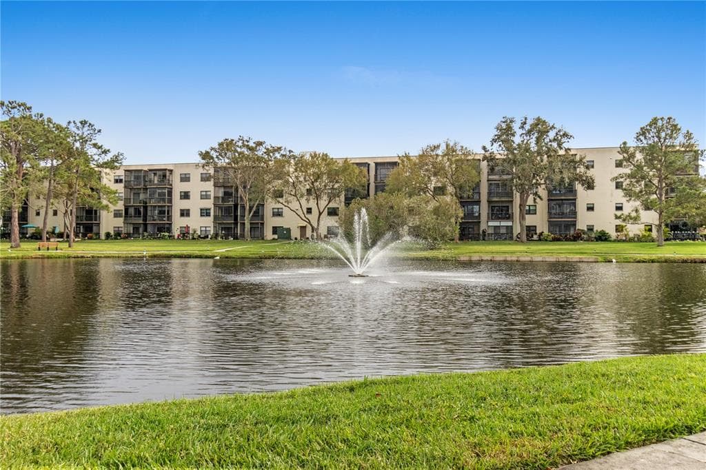 5920 80TH STREET N UNIT 203 ST PETERSBURG, FL 33709