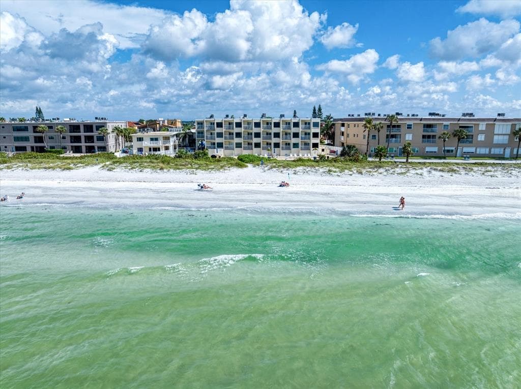 3200 GULF BOULEVARD UNIT 214 BELLEAIR BEACH, FL 33786