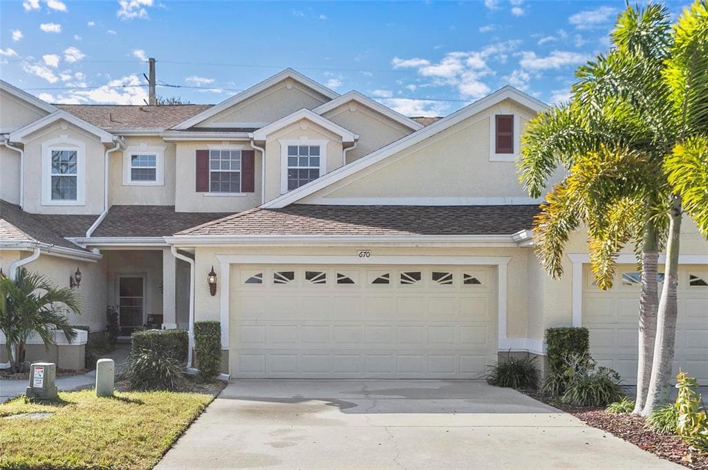 670 SPRING LAKE CIRCLE TARPON SPRINGS, FL 34688