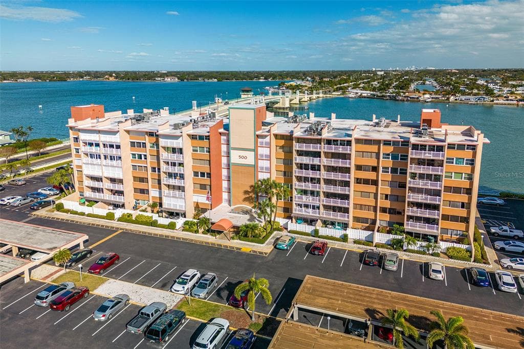 500 TREASURE ISLAND CAUSEWAY UNIT 402 TREASURE ISLAND, FL 33706