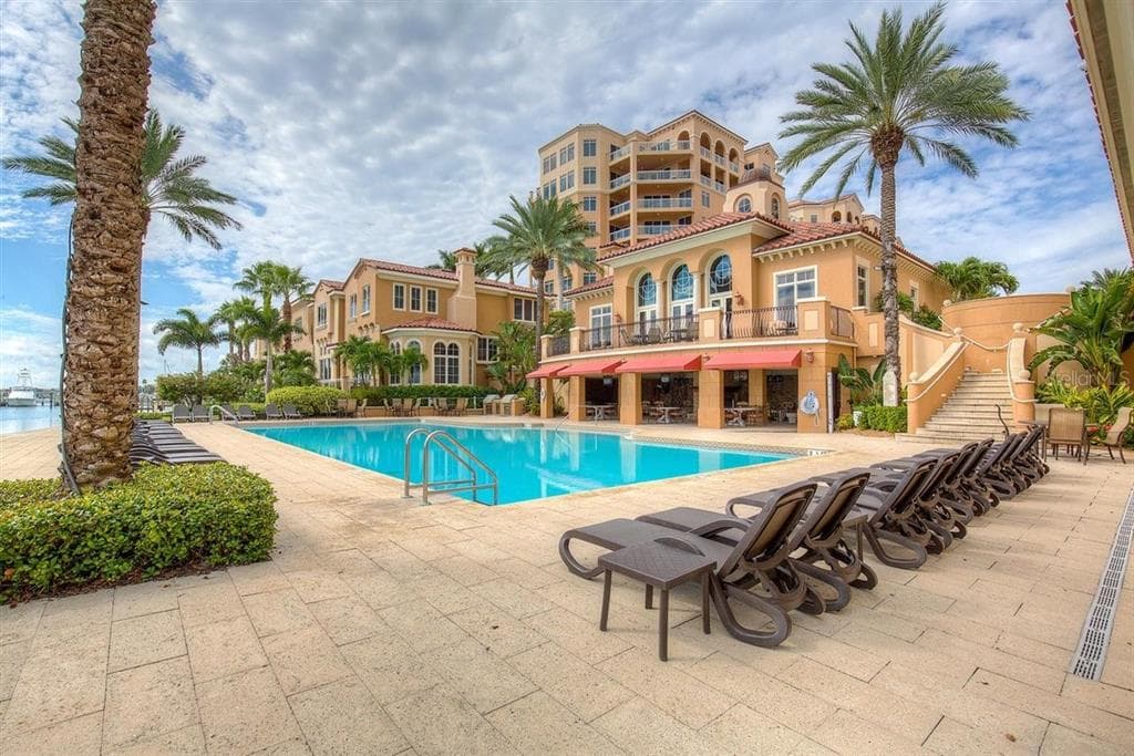 525 MANDALAY AVENUE UNIT 34 CLEARWATER, FL 33767