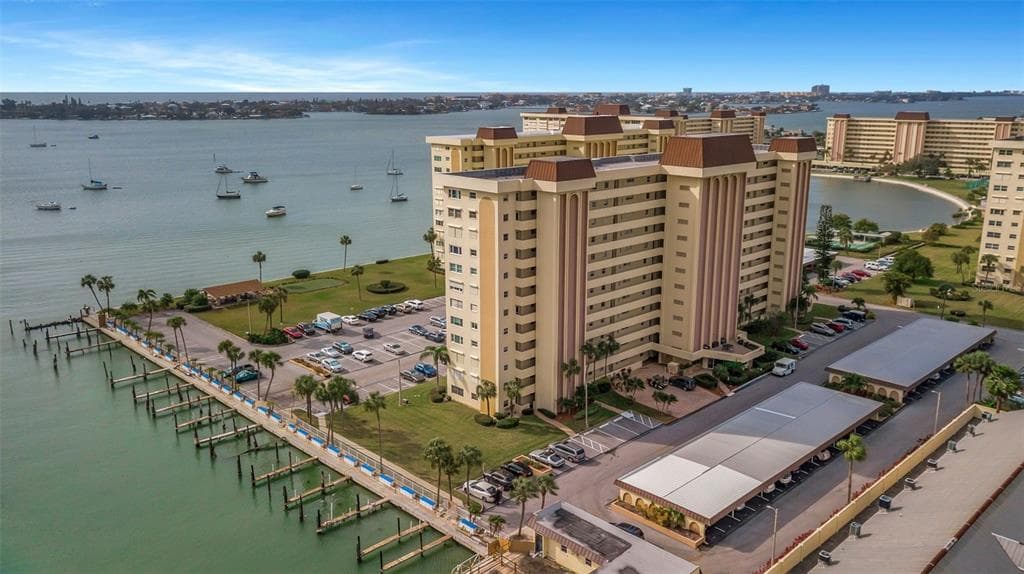 4550 COVE CIRCLE UNIT 406 ST PETERSBURG, FL 33708