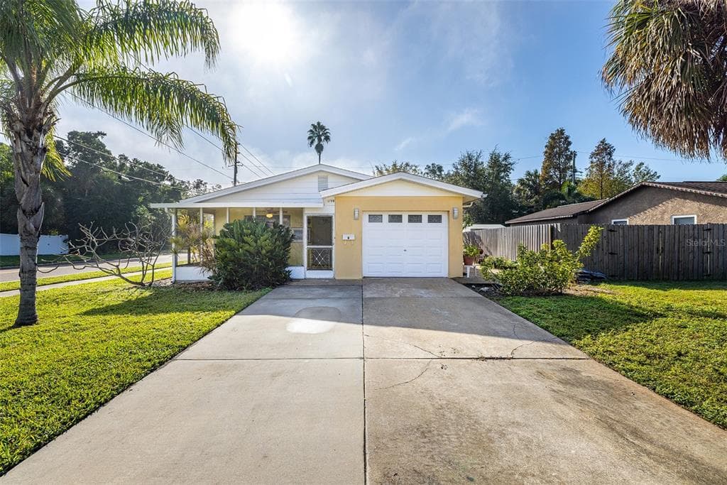 1798 SHORE ACRES BOULEVARD NE ST PETERSBURG, FL 33703