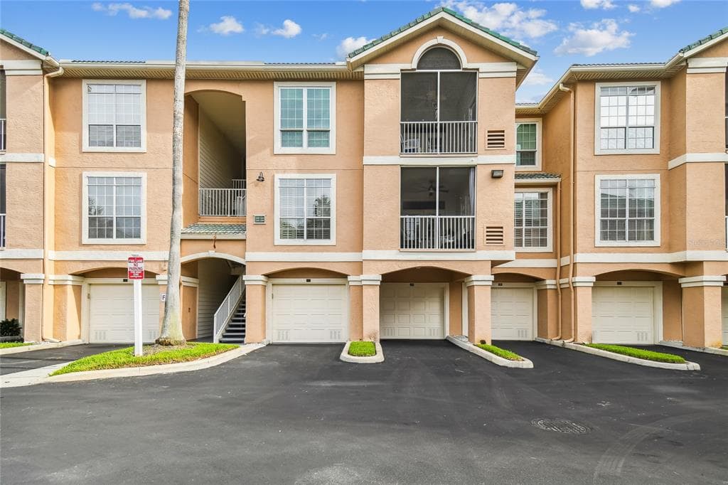 2208 BAY CLUB CIRCLE TAMPA, FL 33607