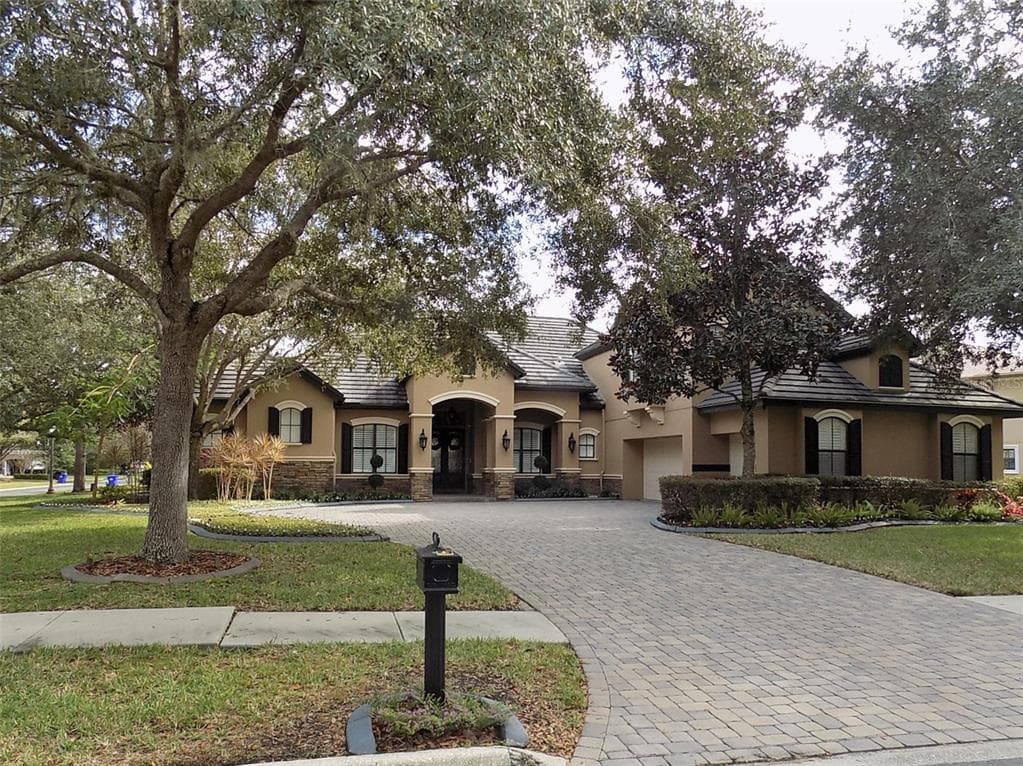 651 RICHMOND CLOSE