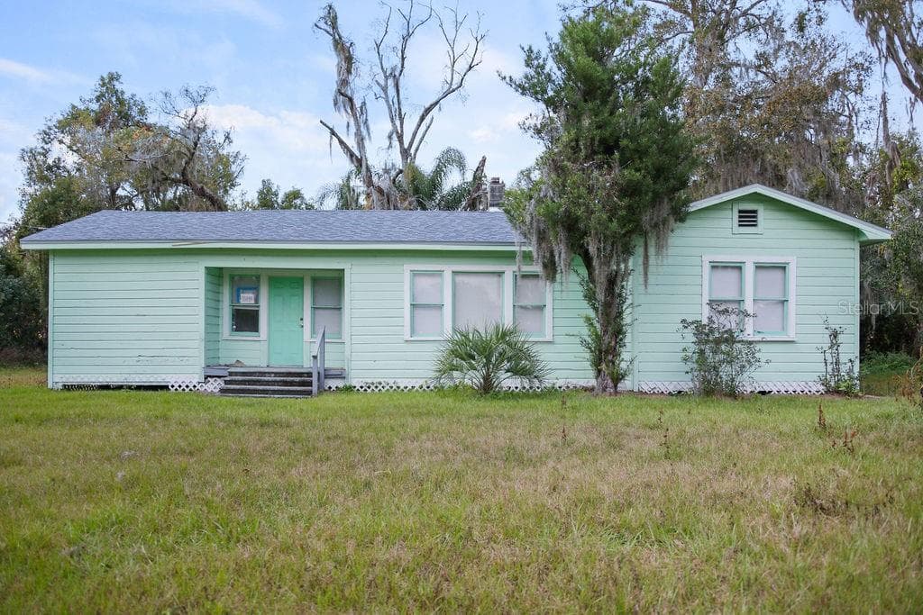 2402 N DOVER ROAD