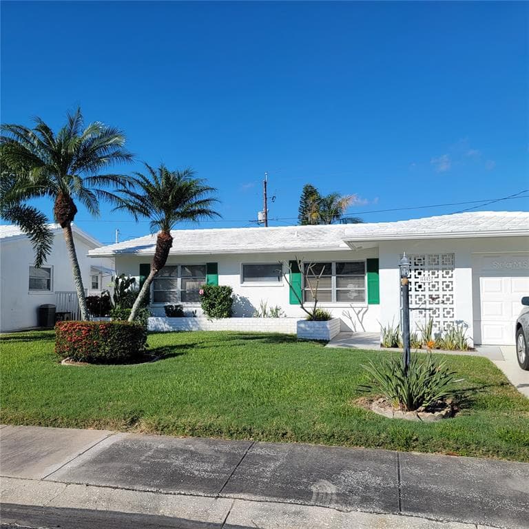 4445 95TH AVENUE N UNIT 1 PINELLAS PARK, FL 33782