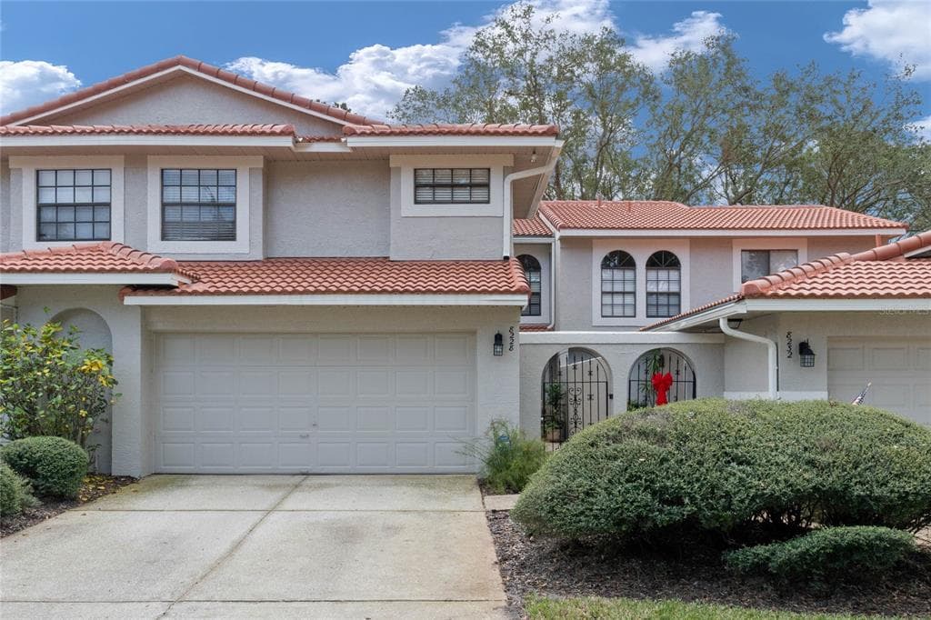 8228 BREEZE COVE LANE ORLANDO, FL 32819