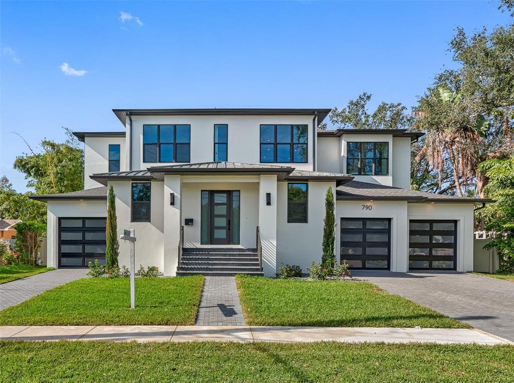 790 CORDOVA BOULEVARD NE