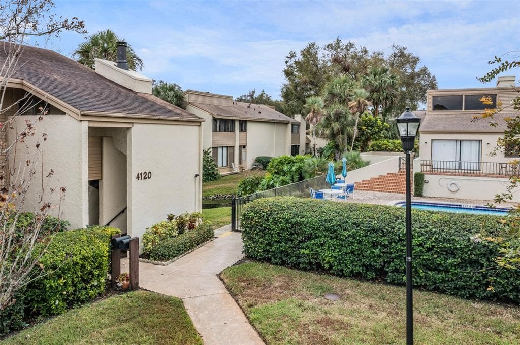 4120 PINELAKE LANE UNIT 101 TAMPA, FL 33618