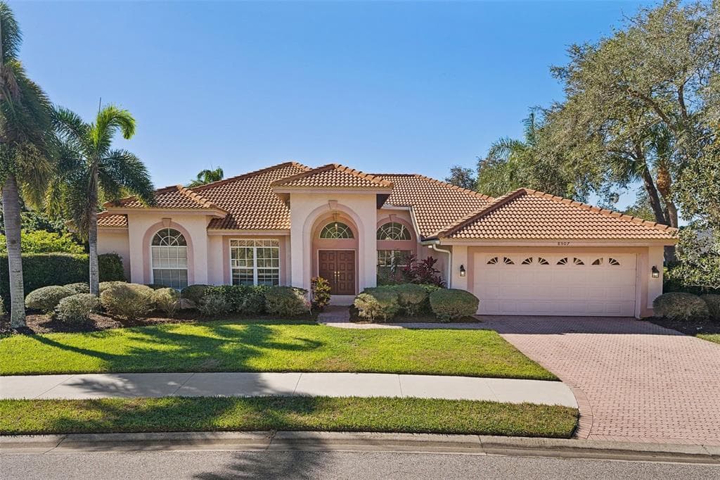 8507 WOODBRIAR DRIVE