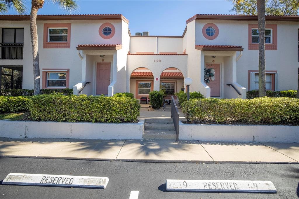 508 SANTA CRUZ PLACE NE UNIT D ST PETERSBURG, FL 33703