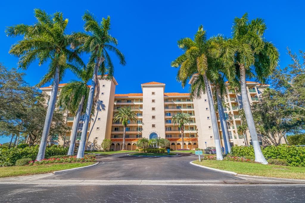 4737 DOLPHIN CAY LN S. UNIT 308 ST PETERSBURG, FL 33711
