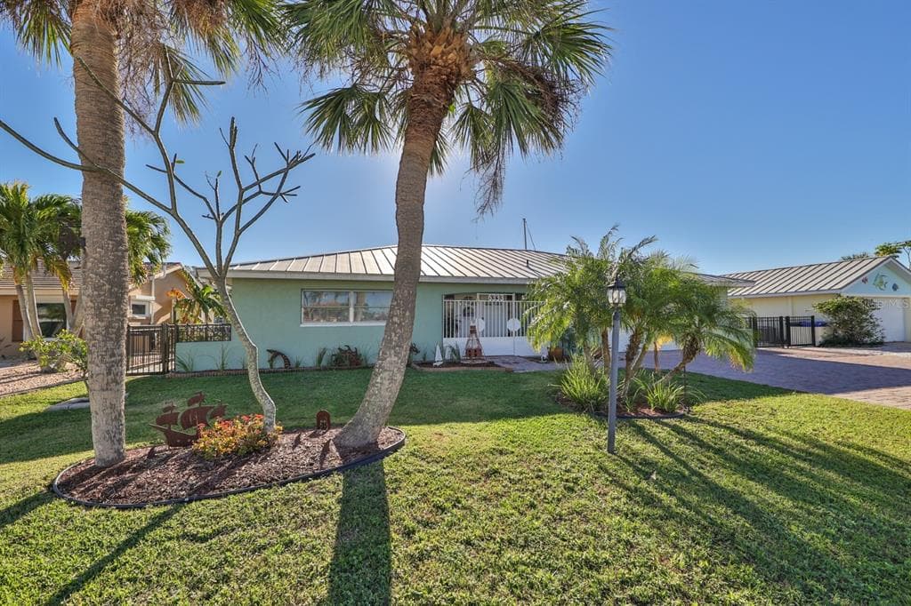 6333 COTTONWOOD LANE