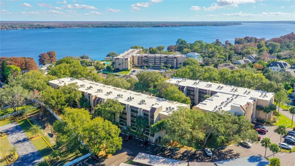 90 S HIGHLAND AVENUE UNIT 402 TARPON SPRINGS, FL 34689