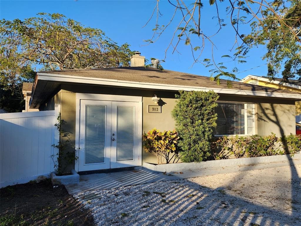 912 DRUID ROAD E CLEARWATER, FL 33756