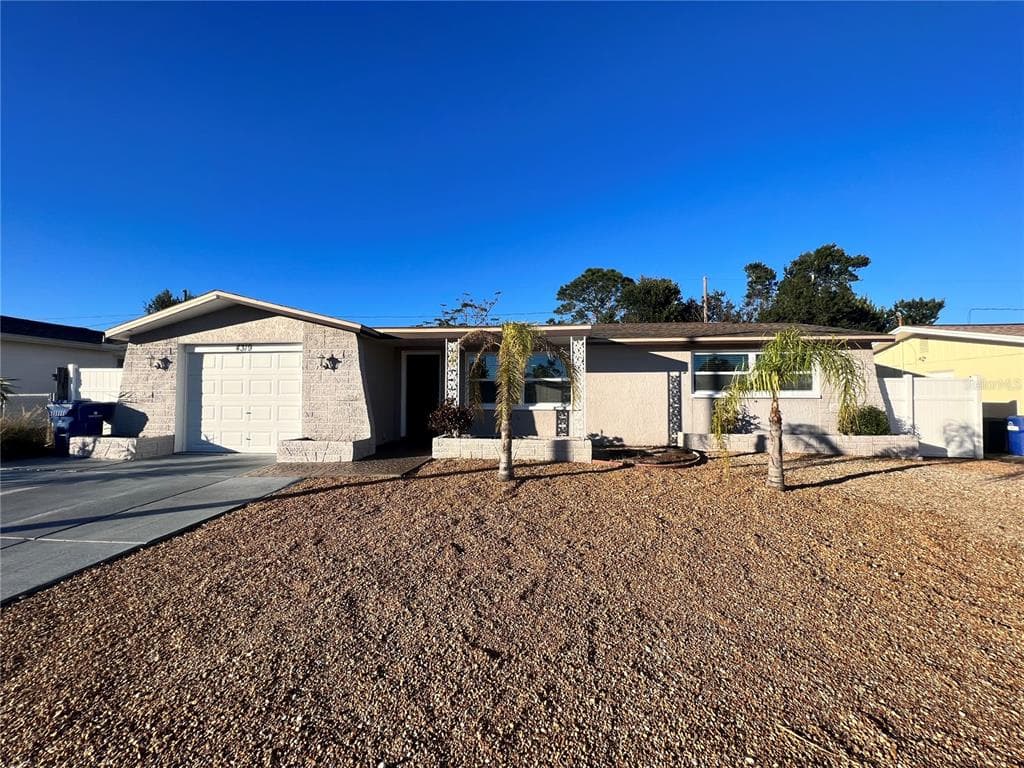 4319 CANTERBERRY DRIVE HOLIDAY, FL 34691