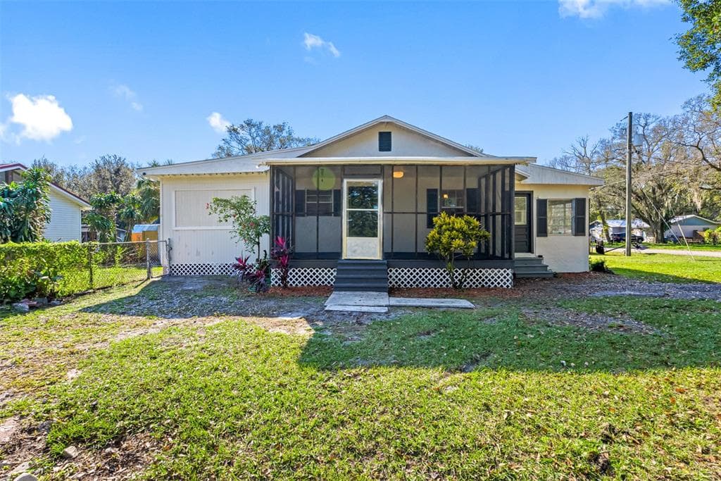 3205 SPILLERS AVENUE TAMPA, FL 33619
