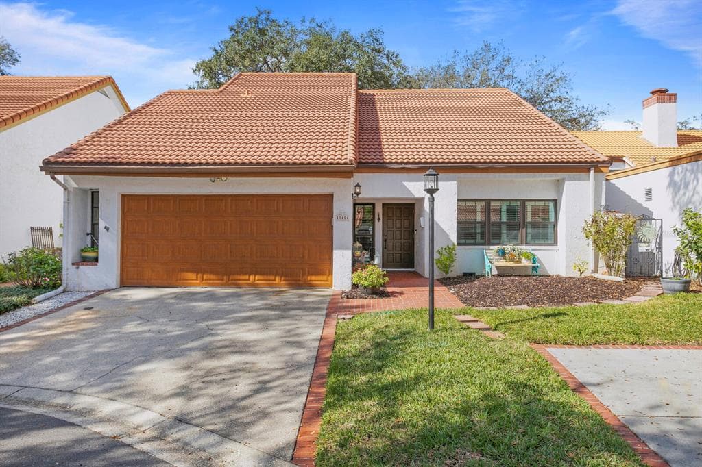 11404 CERCA DEL RIO PLACE TEMPLE TERRACE, FL 33617