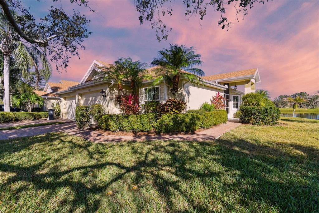 2024 NANTUCKET DRIVE SUN CITY CENTER, FL 33573