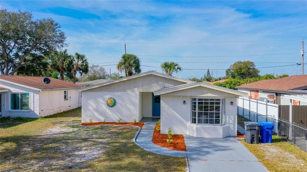 6804 N THATCHER AVENUE TAMPA, FL 33614