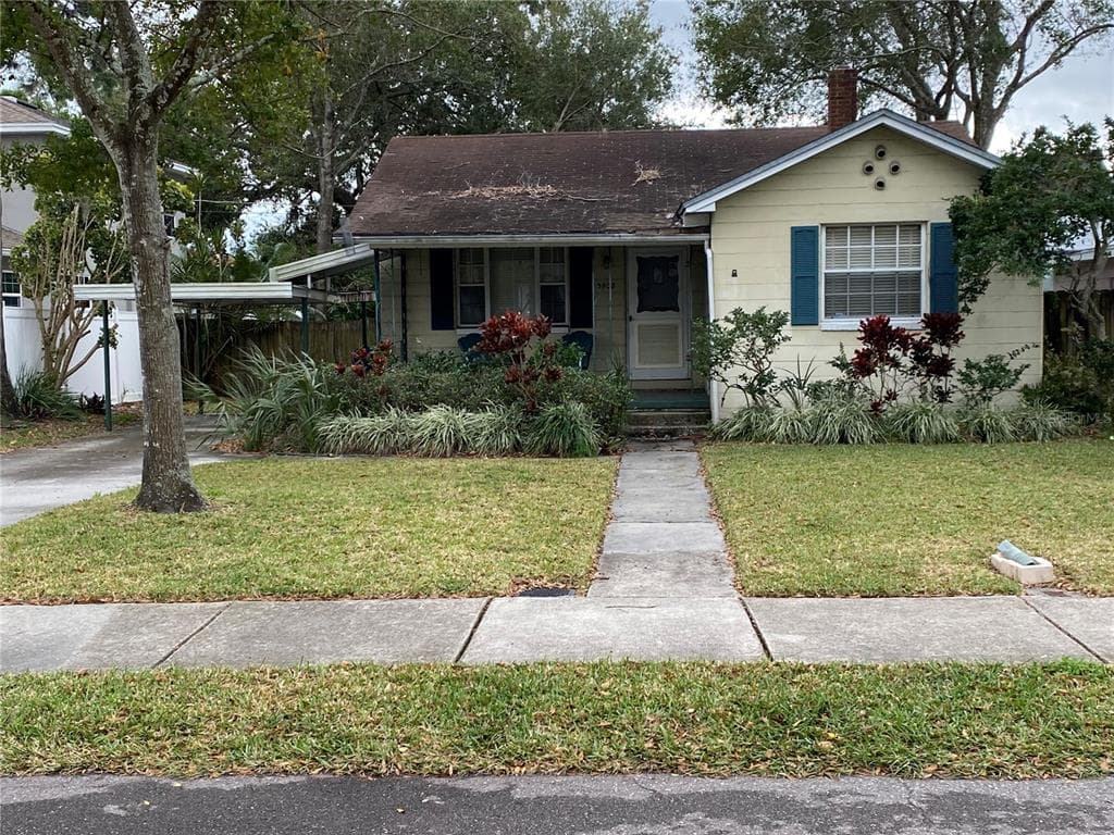 3908 W DE LEON STREET TAMPA, FL 33609