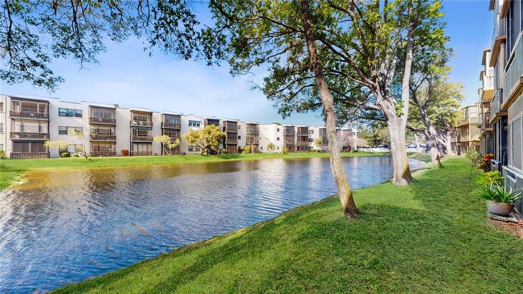 5980 TERRACE PARK DRIVE N UNIT 103 ST PETERSBURG, FL 33709