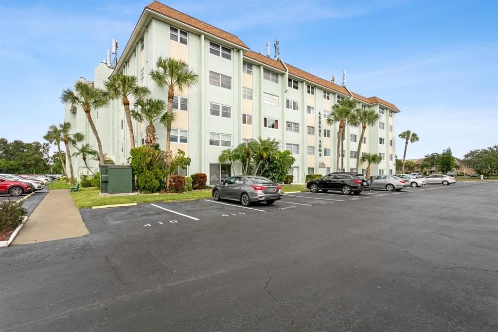 801 83RD AVENUE N UNIT 419 ST PETERSBURG, FL 33702