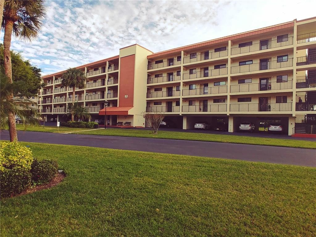 9433 HARBOR GREENS WAY UNIT 508 SEMINOLE, FL 33776