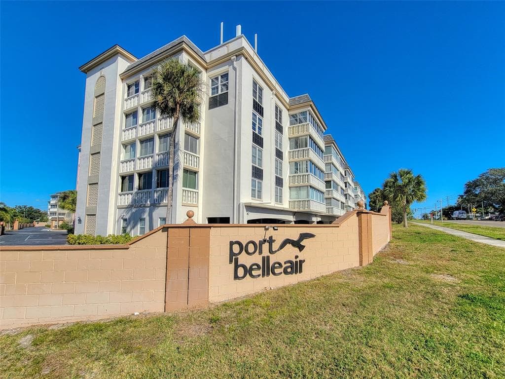 139 BLUFF VIEW DRIVE UNIT 104 BELLEAIR BLUFFS, FL 33770