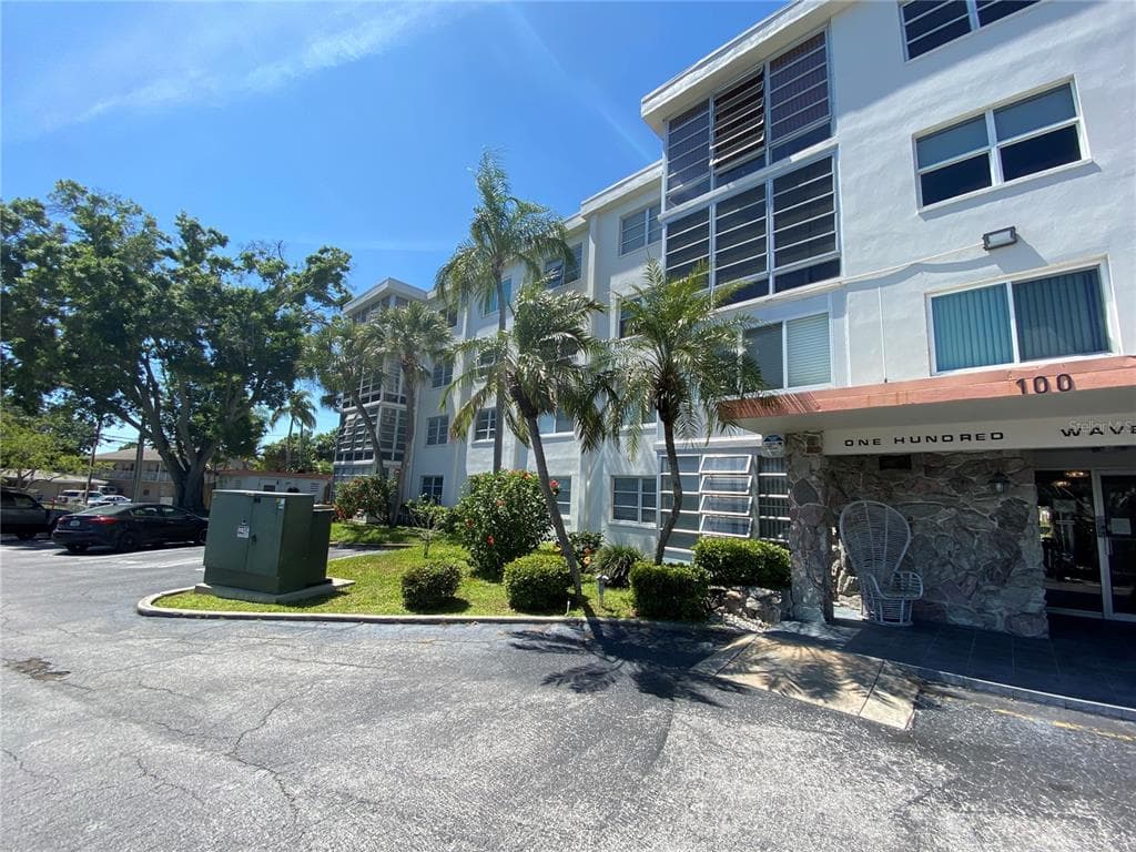 100 WAVERLY WAY UNIT 403 CLEARWATER, FL 33756
