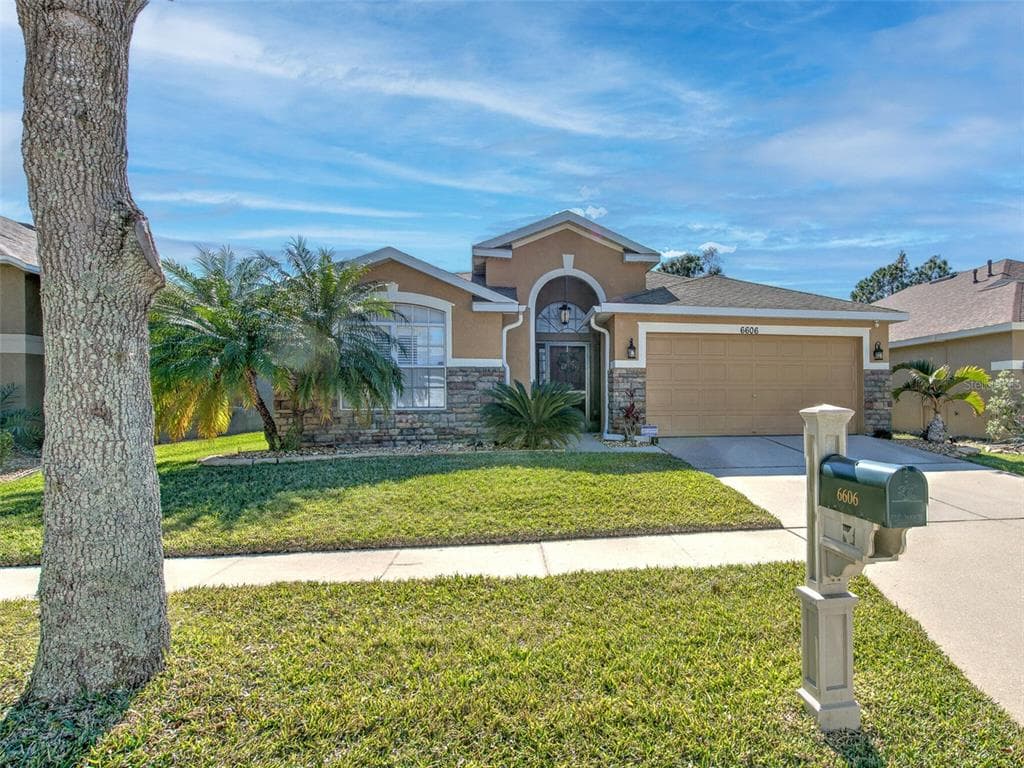 6606 CAMBRIDGE PARK DRIVE APOLLO BEACH, FL 33572