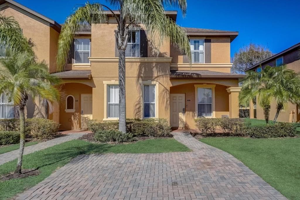 606 CALABRIA AVENUE DAVENPORT, FL 33897